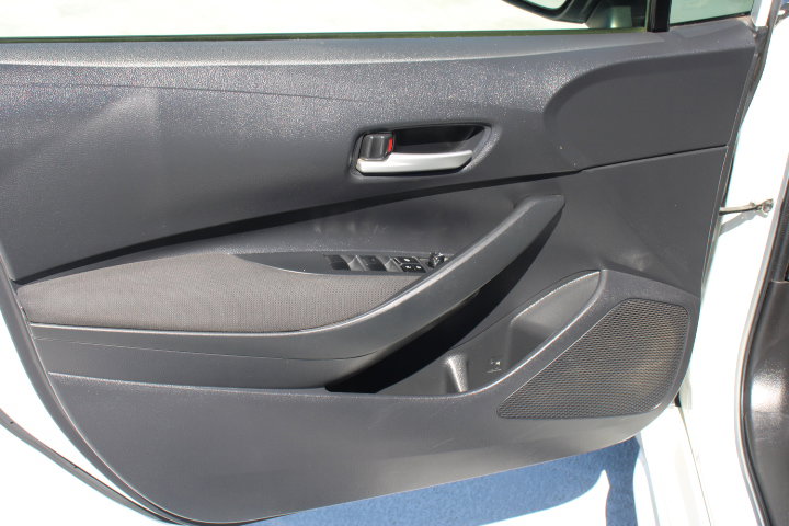Used 2021 Toyota Corolla LE w/ Carpet Mat Package (TMS) image 10