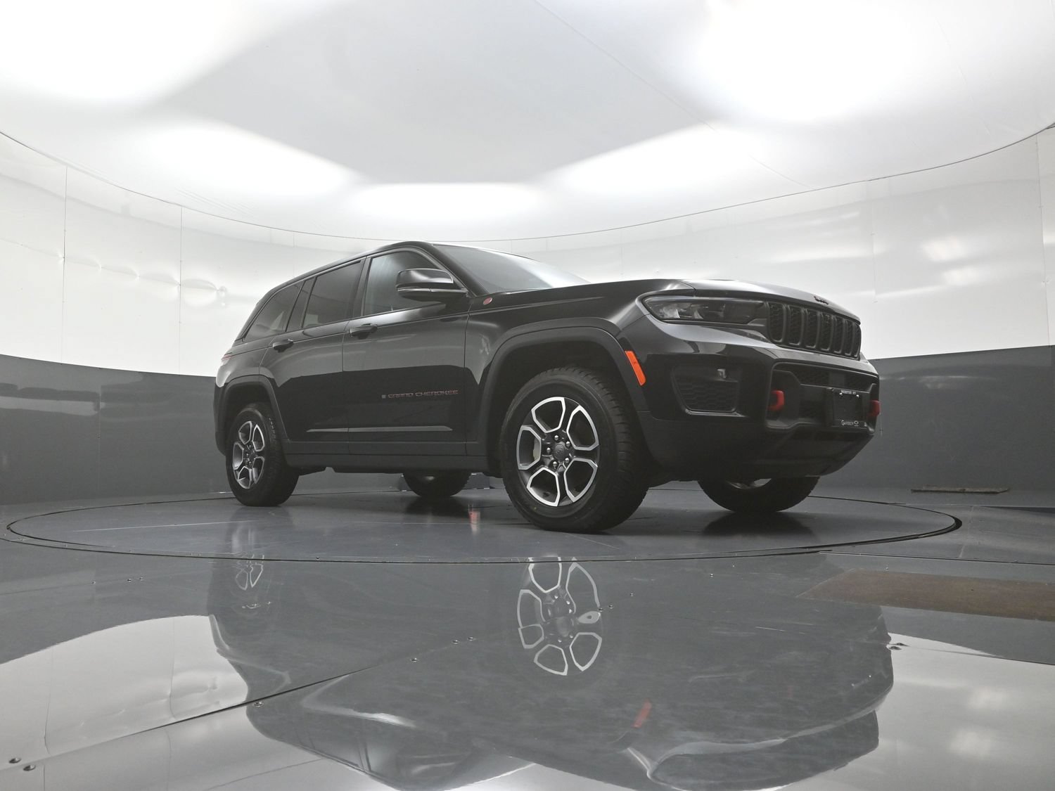 Used 2022 Jeep Grand Cherokee Trailhawk AWD/4WD image 9