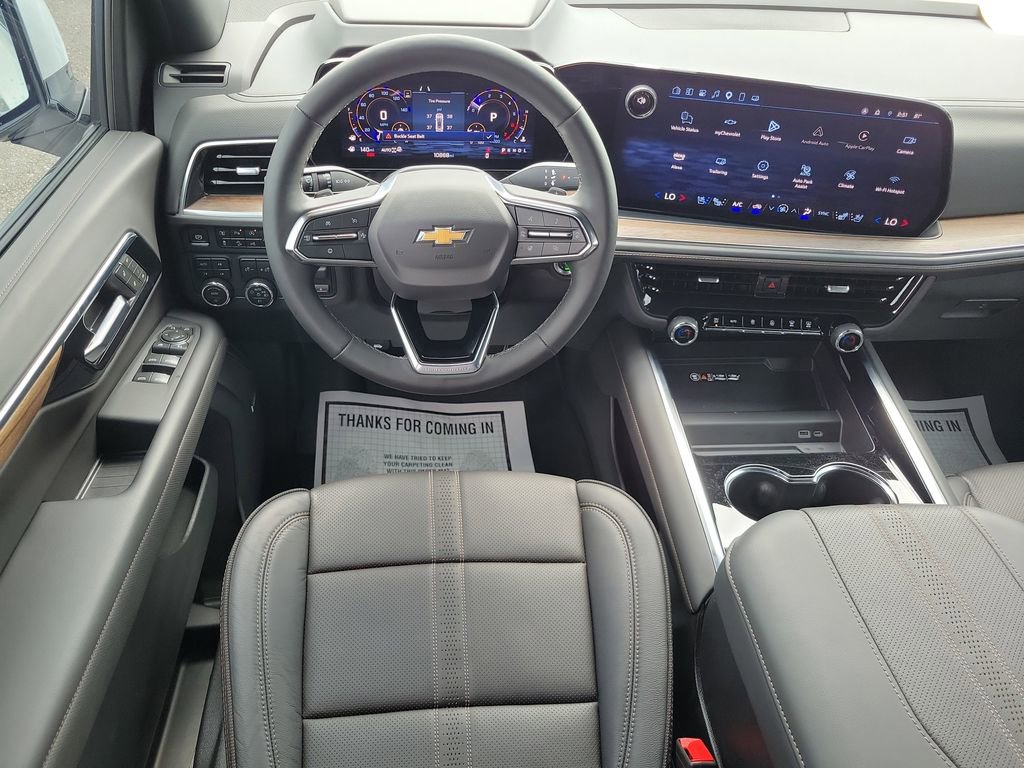 Used 2025 Chevrolet Suburban High Country AWD/4WD image 18