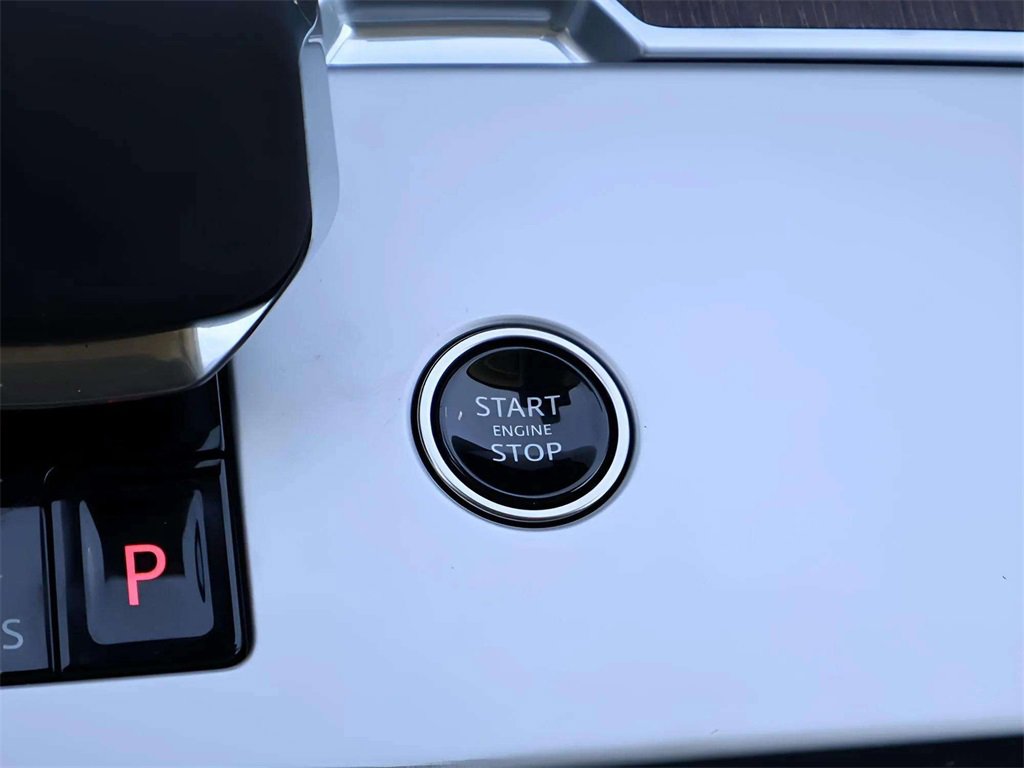 Used 2024 Land Rover Range Rover SE image 39