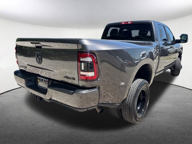 Used 2024 RAM 3500 Big Horn w/ Night Edition AWD/4WD image 13
