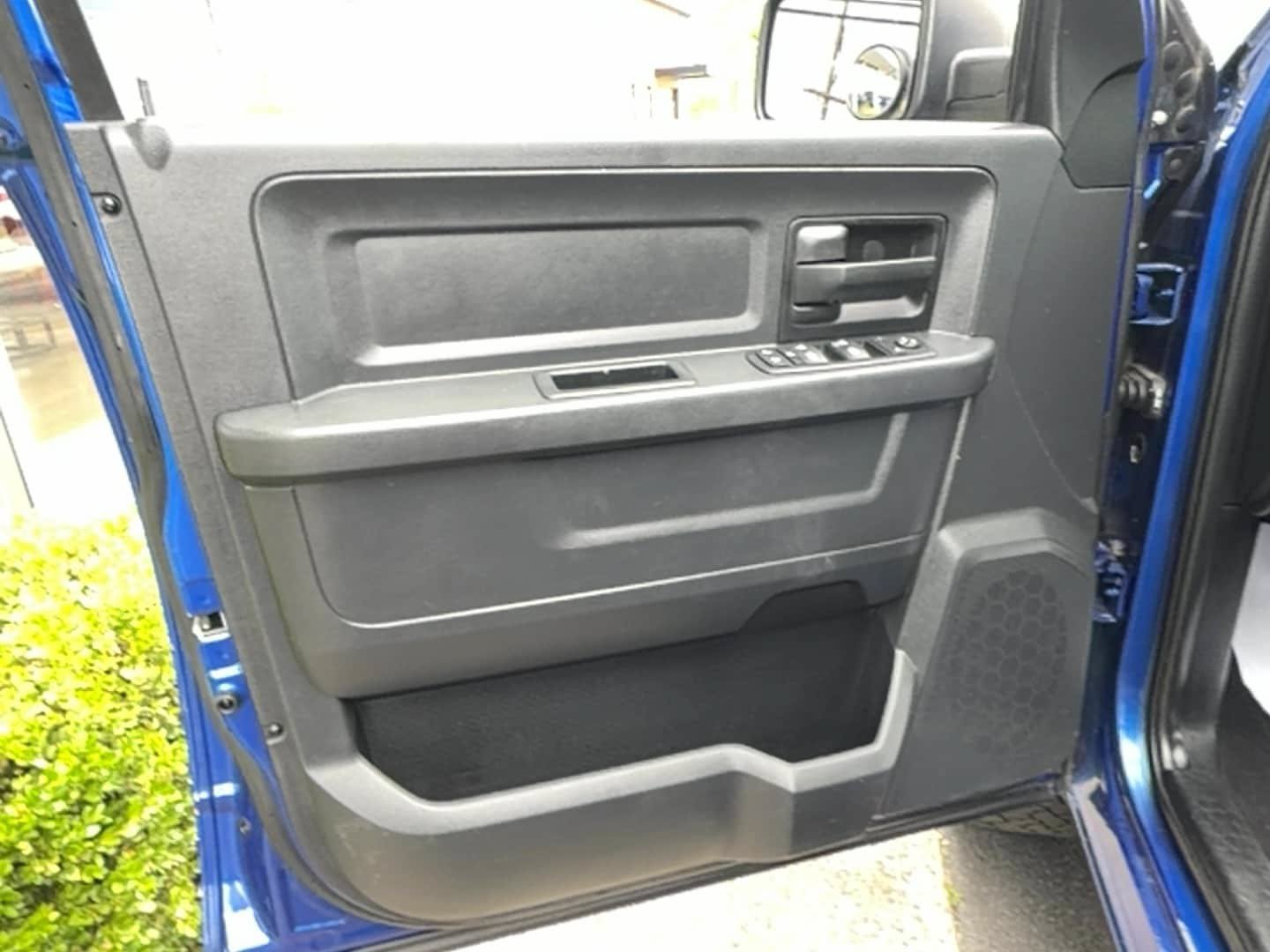 Used 2016 RAM 1500 Express AWD/4WD image 14