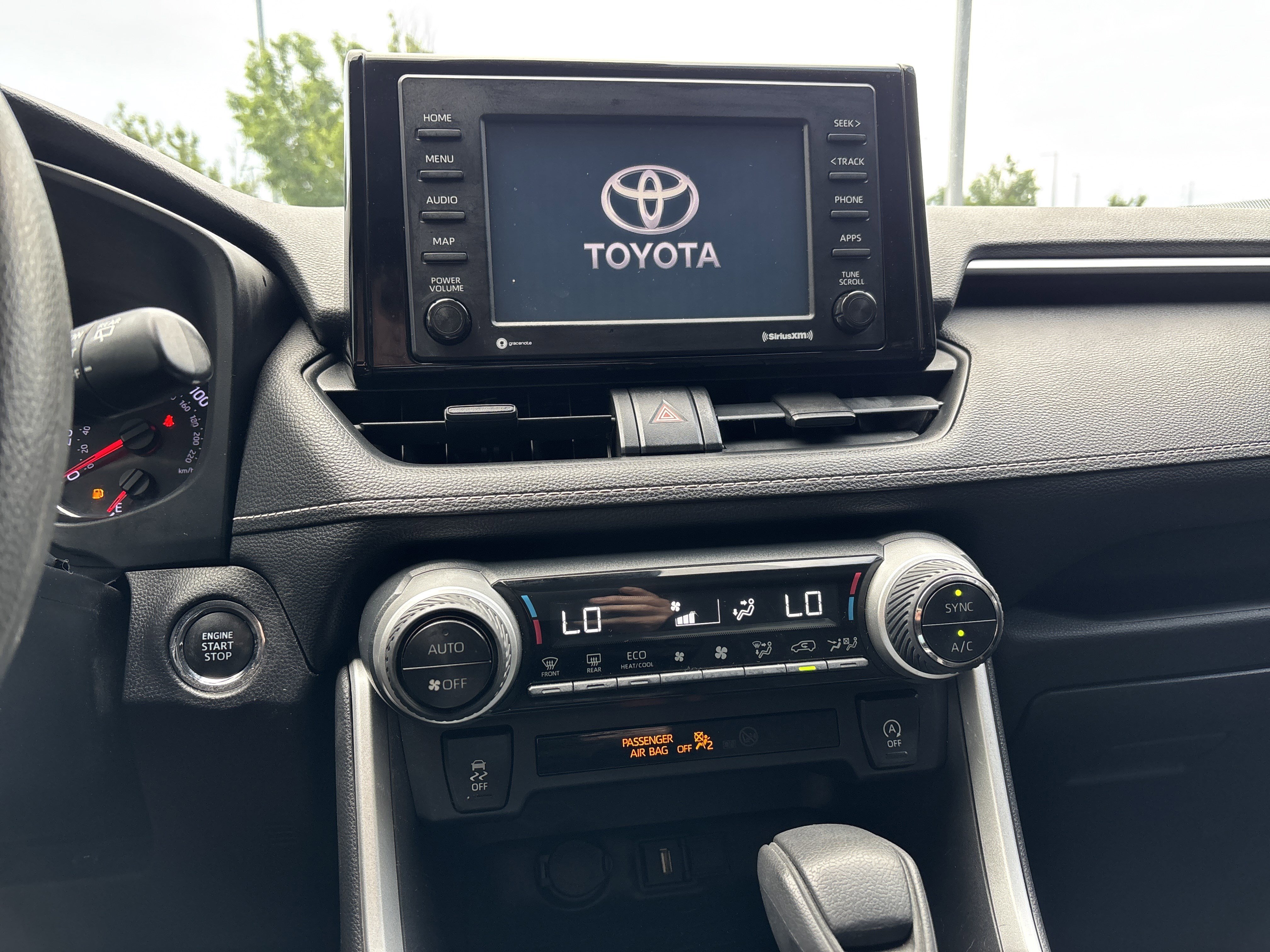 Used 2021 Toyota RAV4 XLE FWD image 21