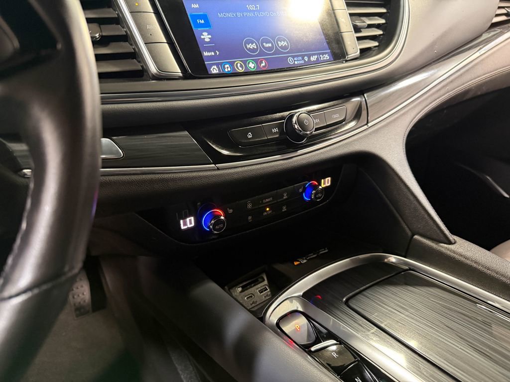 Used 2023 Buick Enclave Essence AWD/4WD image 81