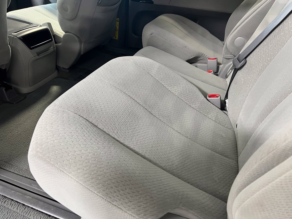 Used 2013 Toyota Sienna LE FWD image 17