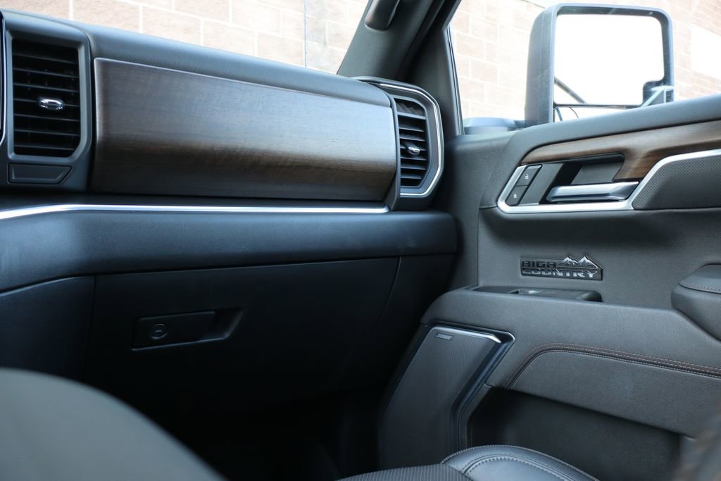 Used 2025 Chevrolet Silverado 1500 High Country w/ High Country Premium Package image 49