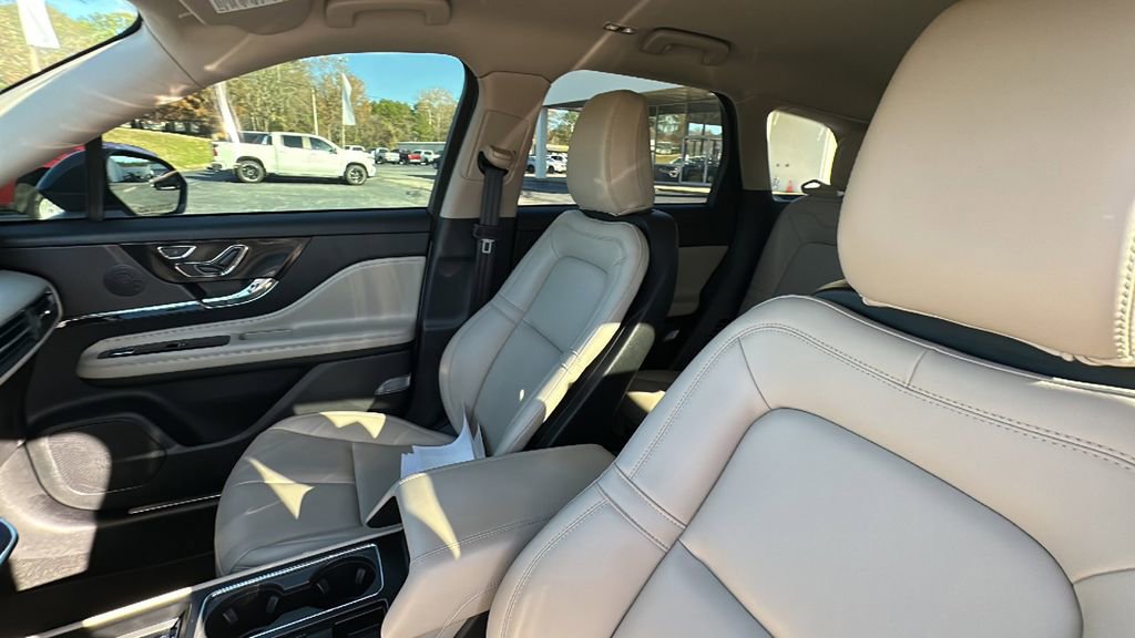Used 2025 Lincoln Corsair FWD image 12