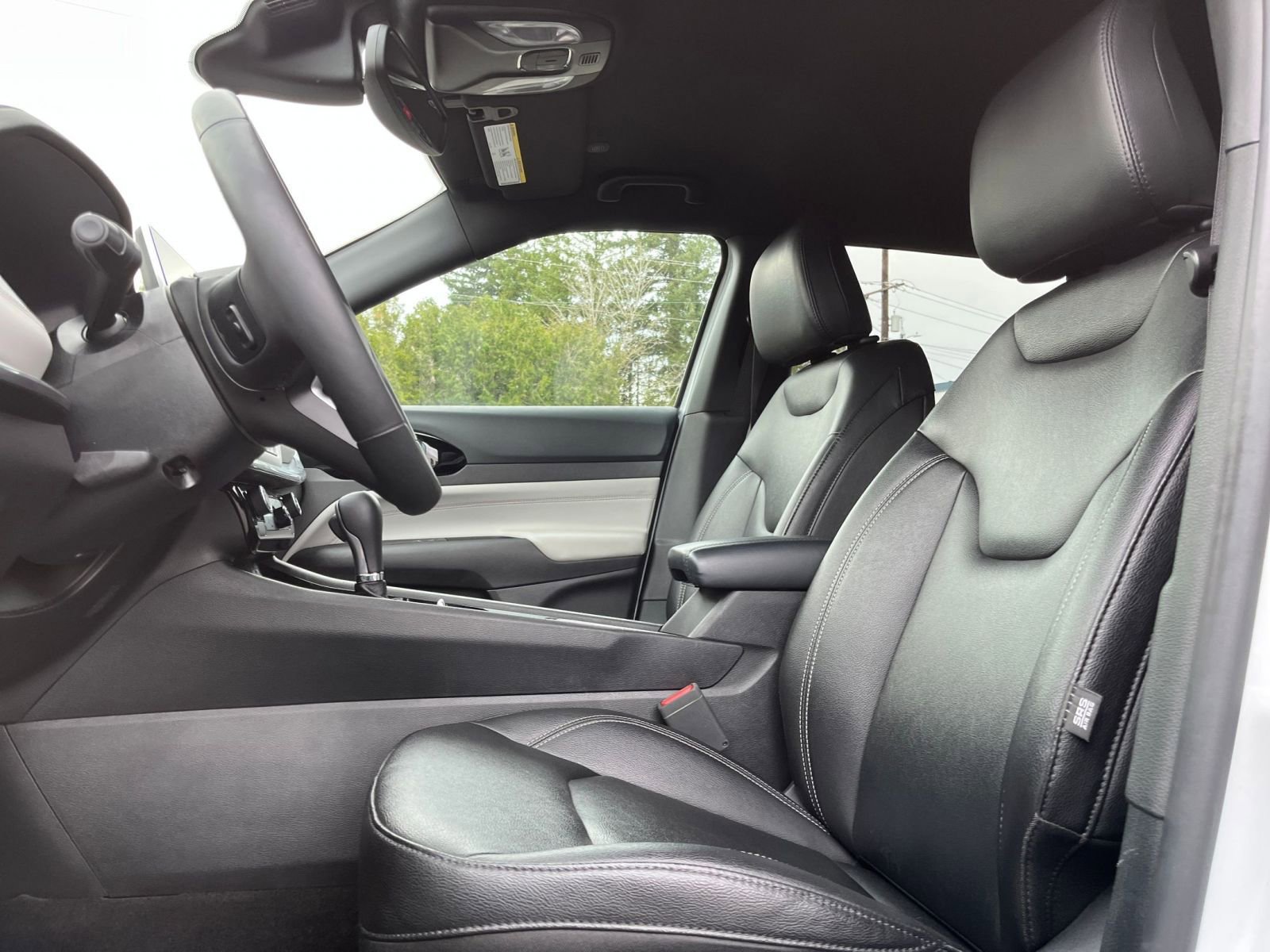 Used 2025 Jeep Compass Limited AWD/4WD image 29
