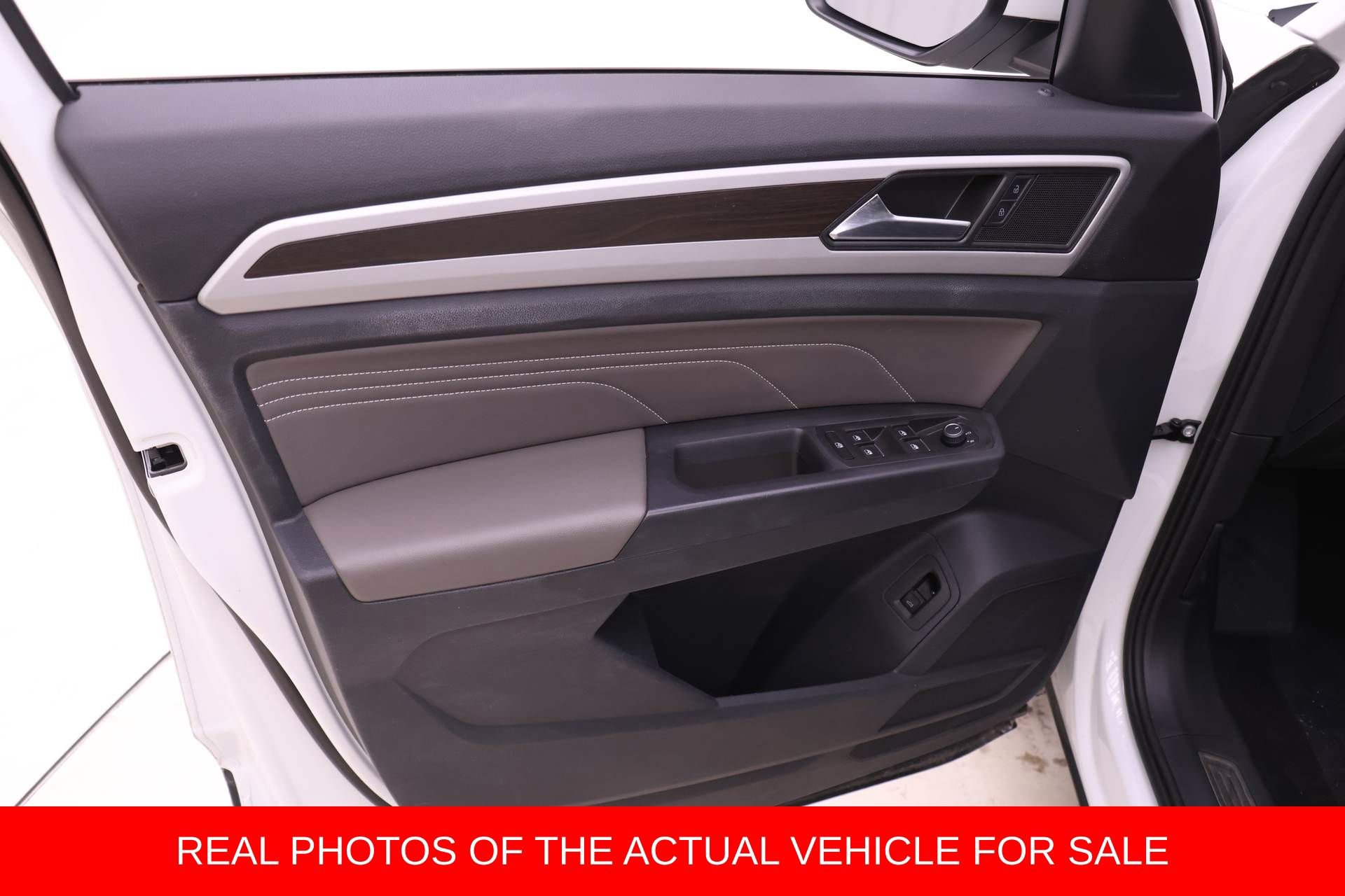 Used 2022 Volkswagen Atlas SE image 8