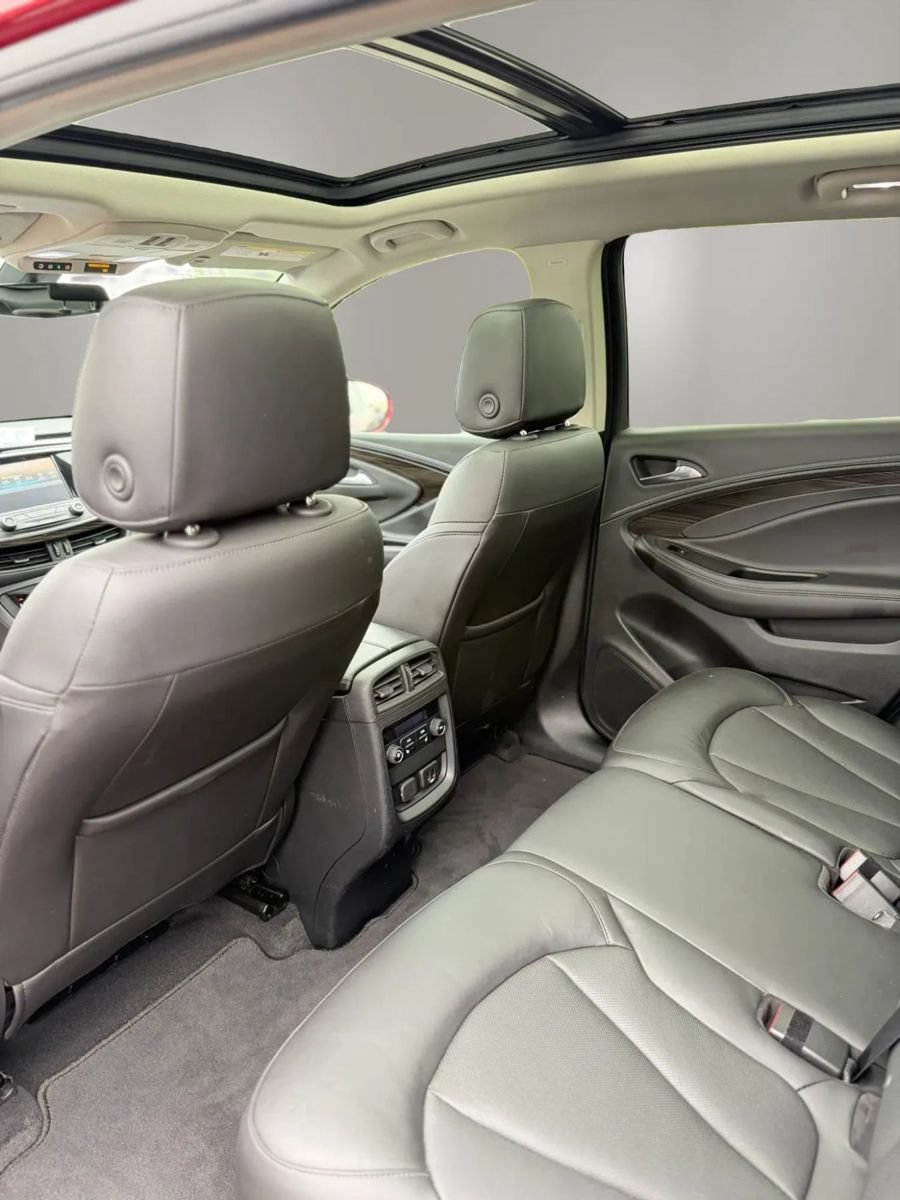 Used 2019 Buick Envision Essence FWD image 18