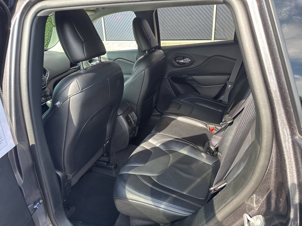 Used 2023 Jeep Cherokee Altitude Lux image 46