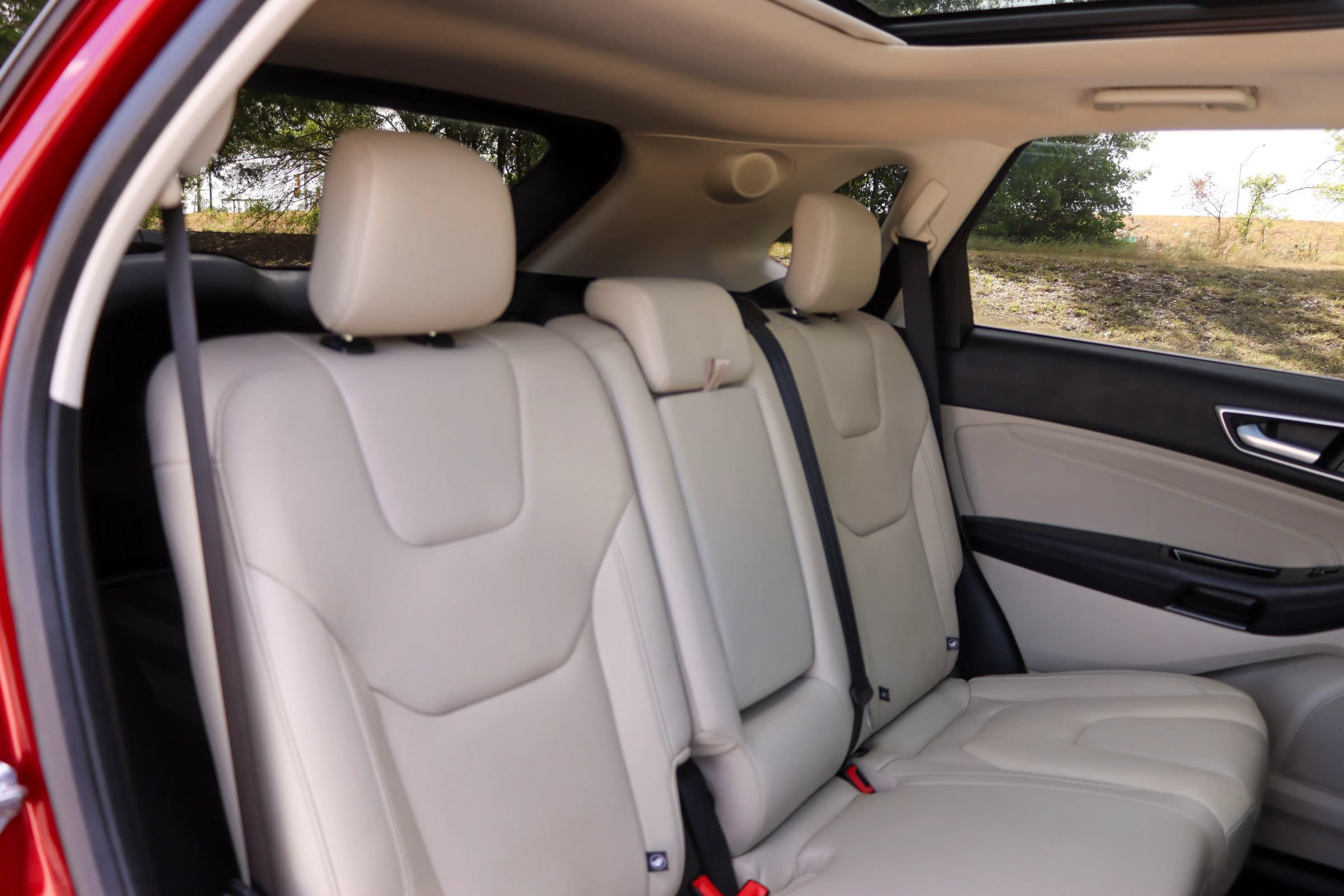 Used 2019 Ford Edge Titanium w/ Equipment Group 301A FWD image 19
