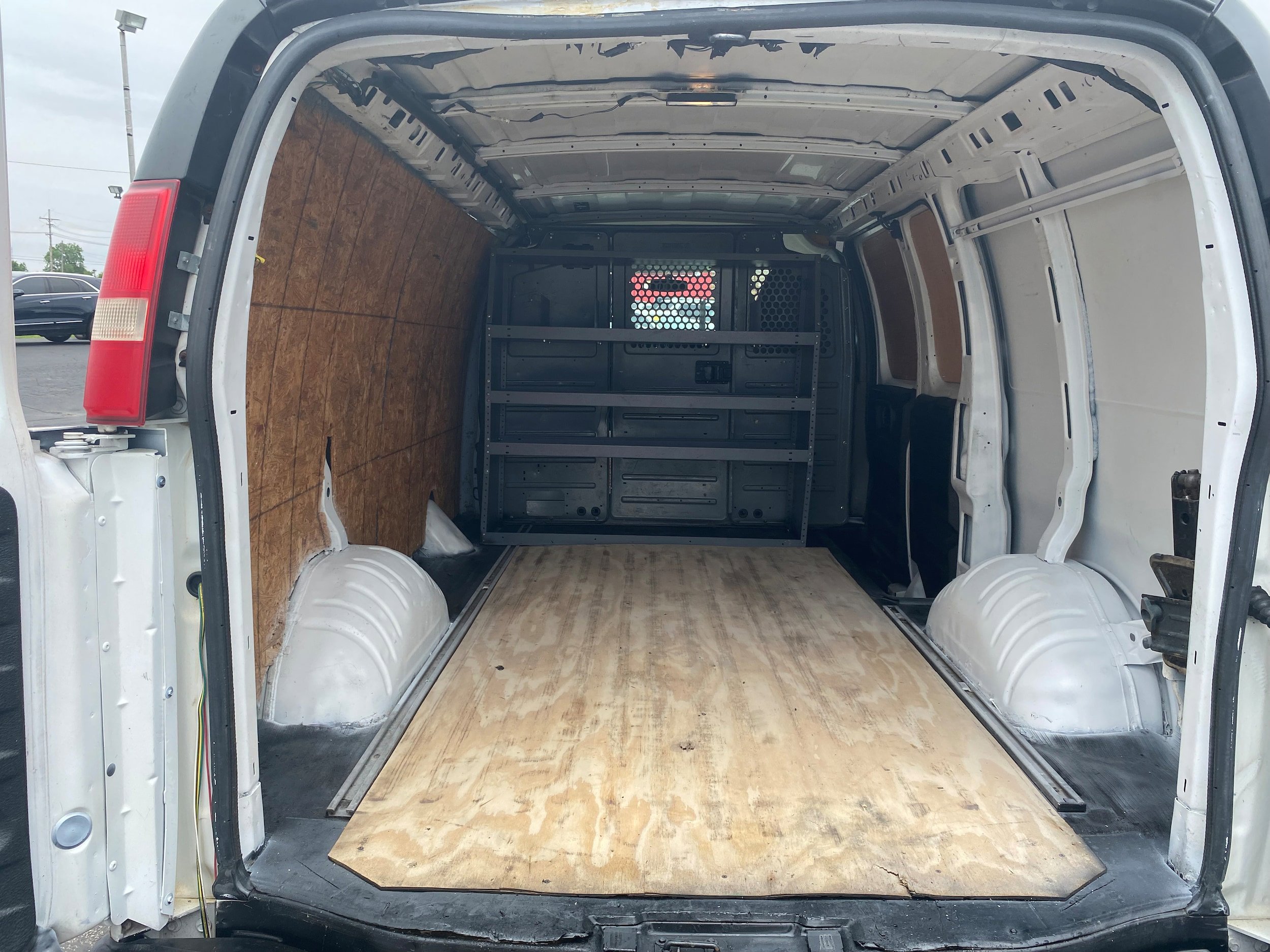 Used 2013 Chevrolet Express 2500 RWD image 17