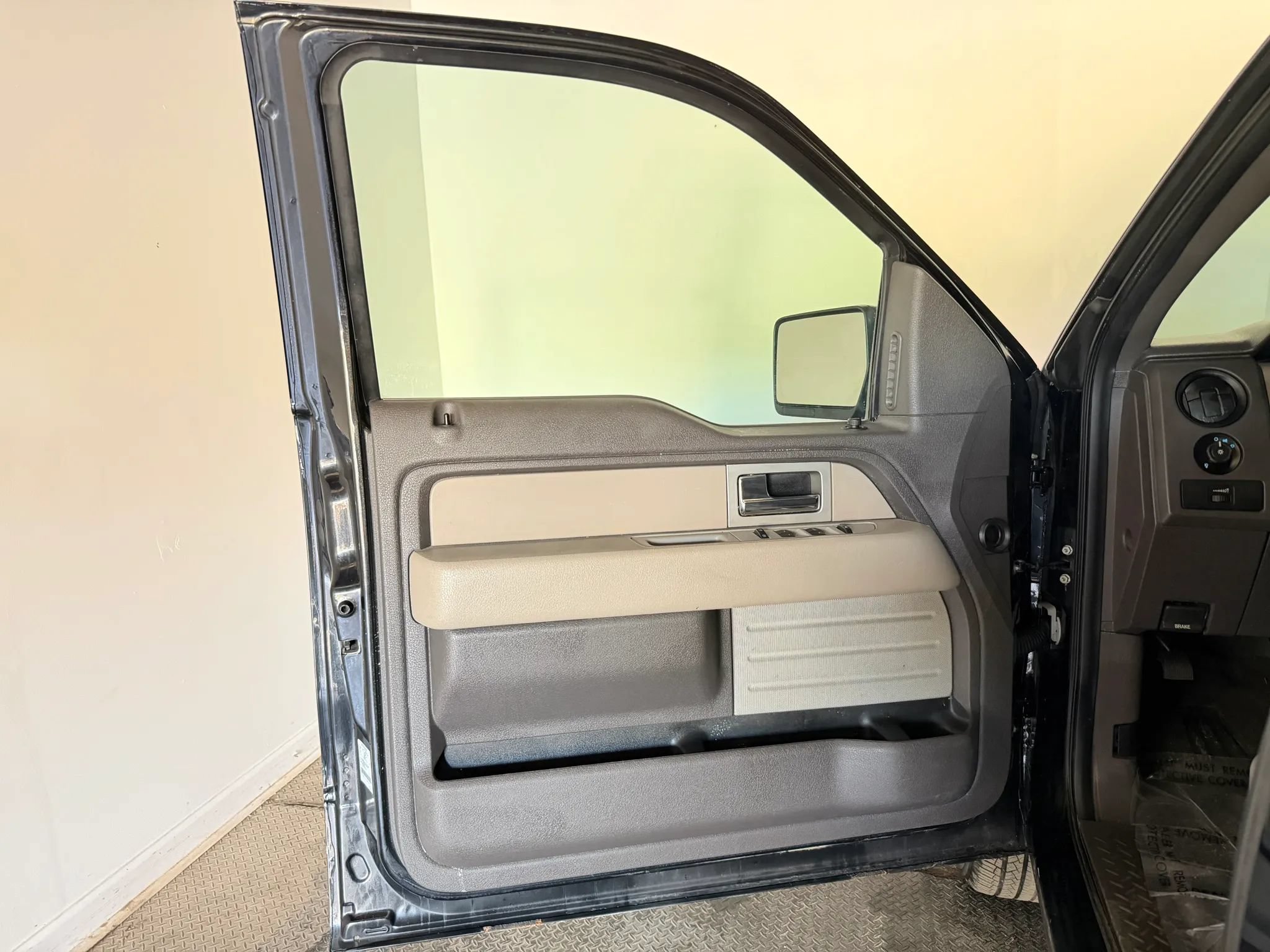 Used 2010 Ford F150 STX AWD/4WD image 8