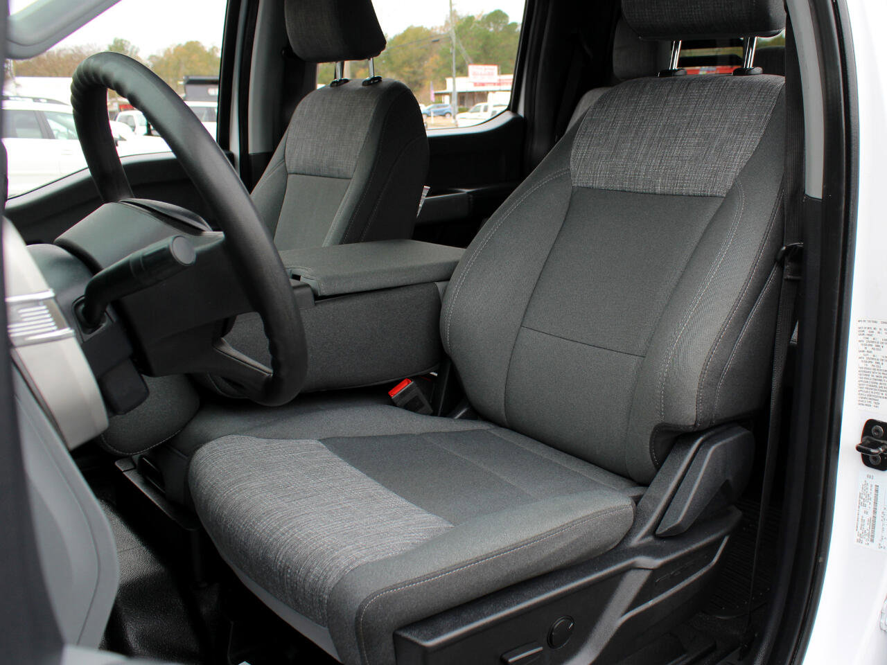 Used 2024 Ford F550 4x4 Crew Cab Super Duty w/ XLT Value Package image 18