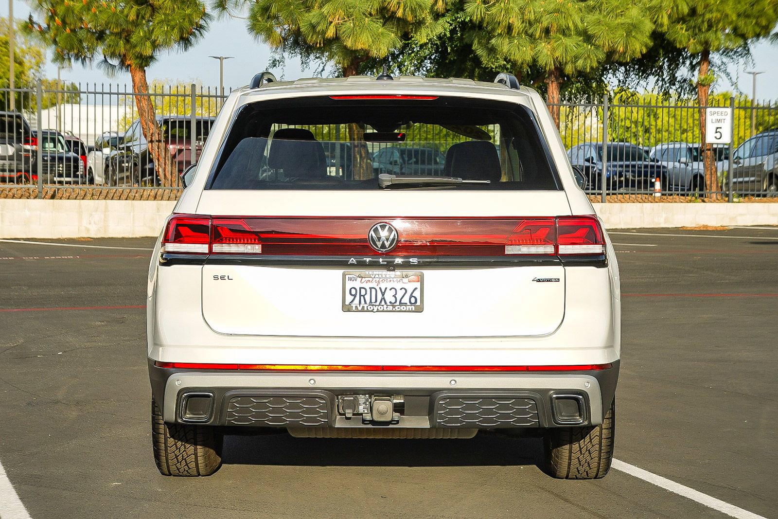 Used 2024 Volkswagen Atlas Peak Edition SEL AWD/4WD image 6
