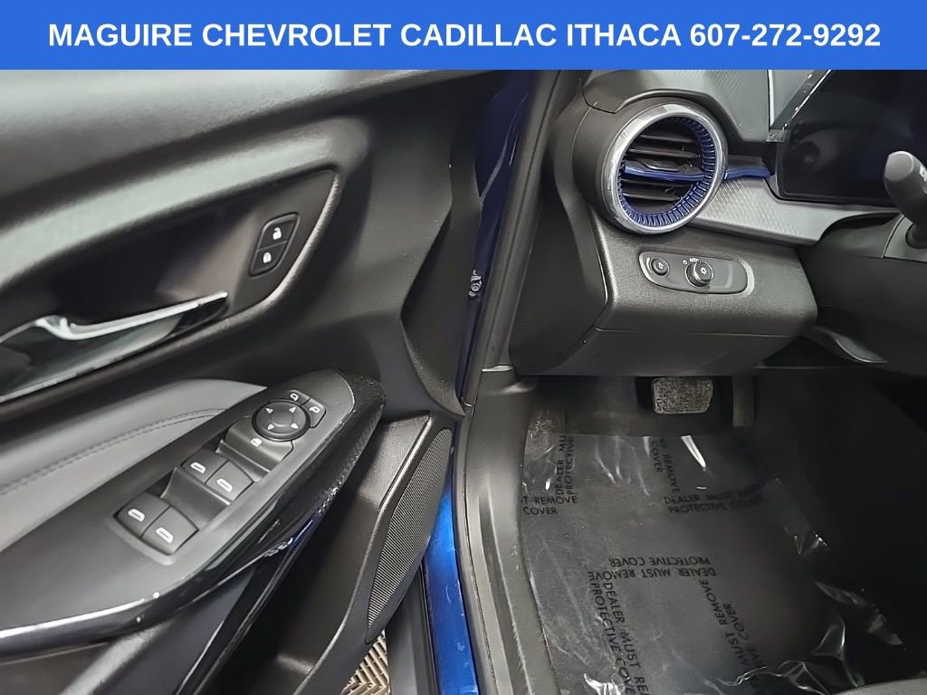 Used 2024 Chevrolet Trax LT w/ LT Convenience Package FWD image 27