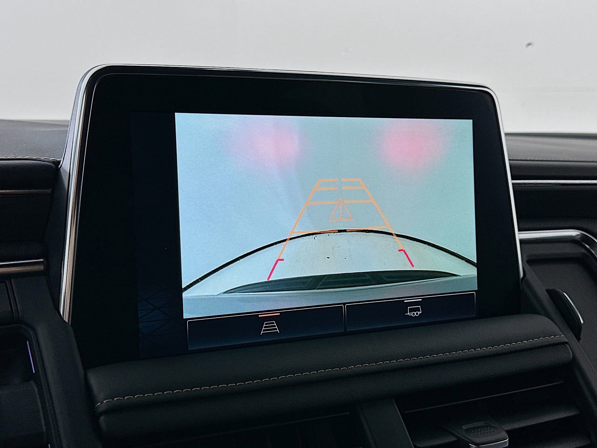 Used 2023 GMC Yukon XL SLT w/ LPO, Floor Liner Package image 15