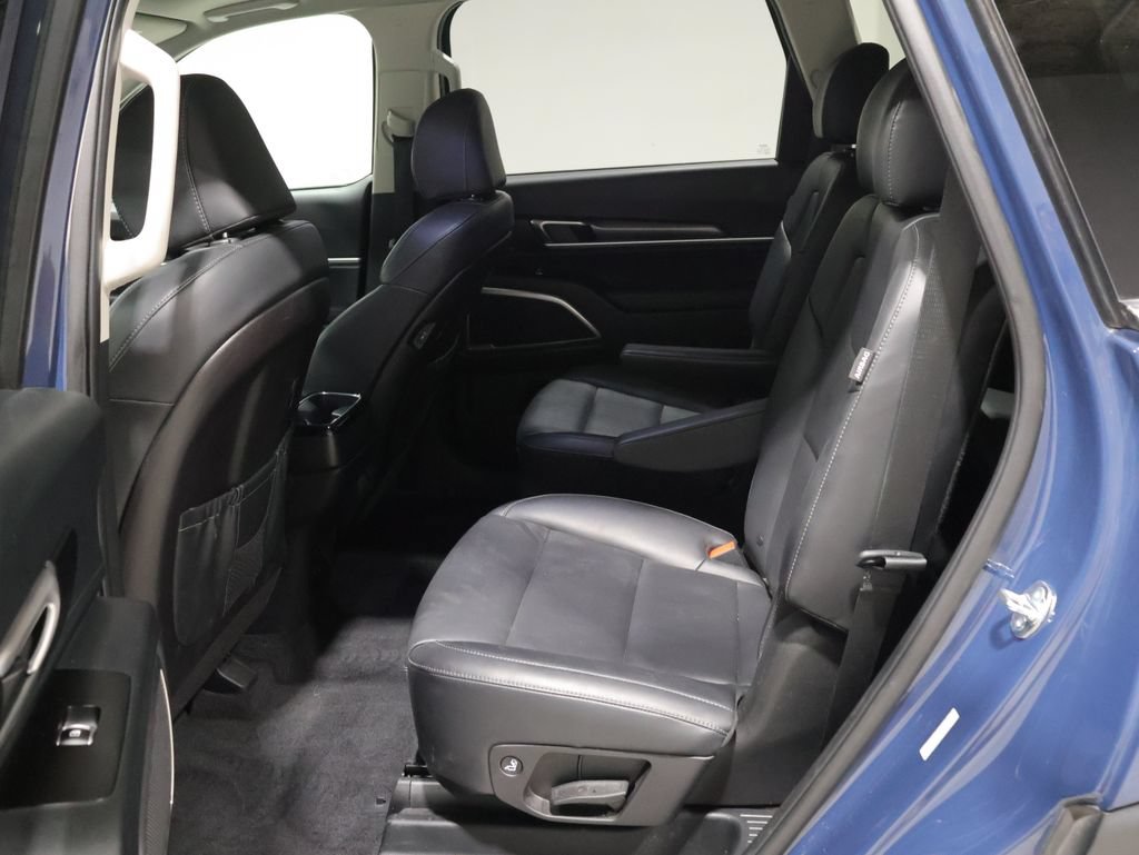 Used 2025 Kia Telluride S AWD/4WD image 16