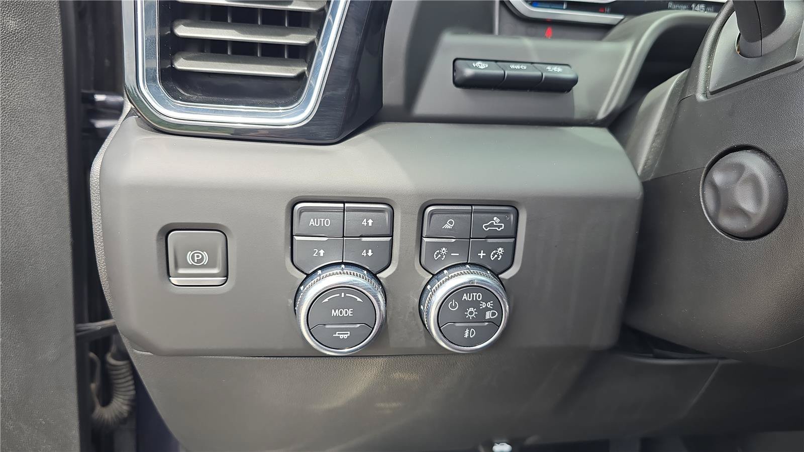 Used 2023 GMC Sierra 1500 Denali Ultimate AWD/4WD image 24