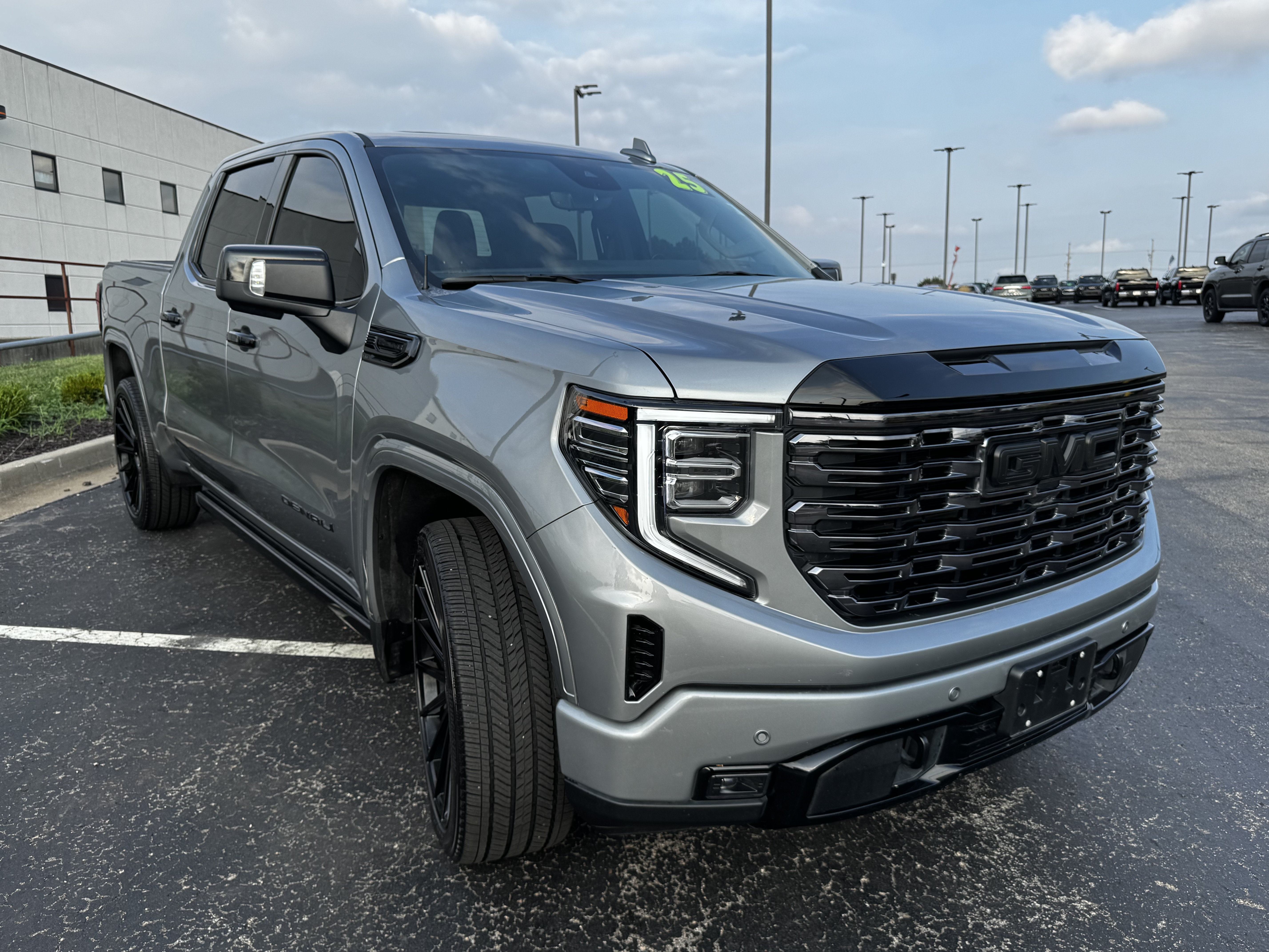 Used 2025 GMC Sierra 1500 Denali AWD/4WD image 19