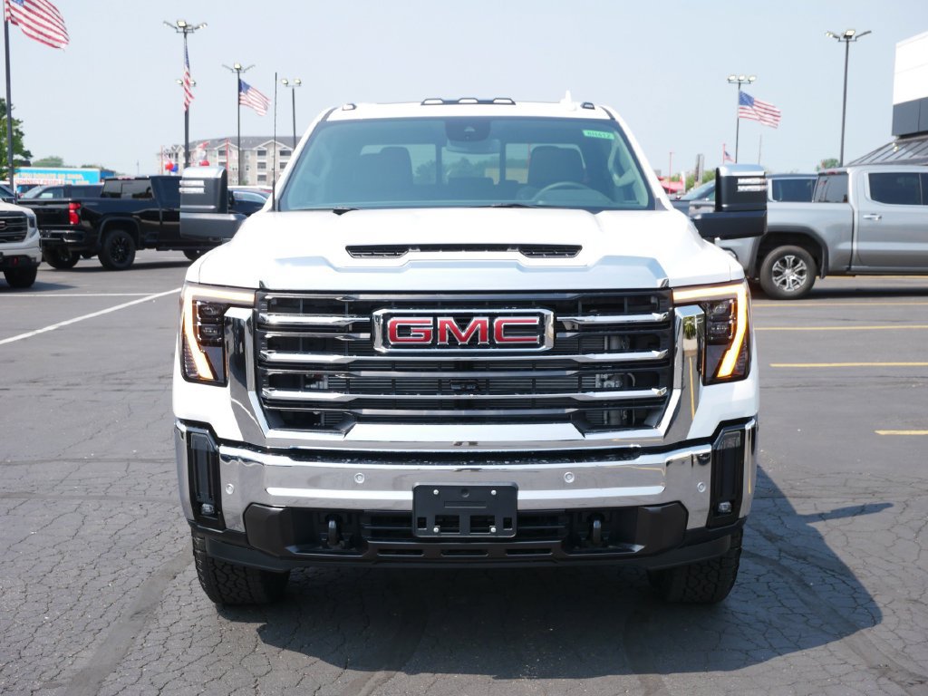 New 2026 GMC Sierra 3500 SLT w/ SLT Premium Package AWD/4WD image 2