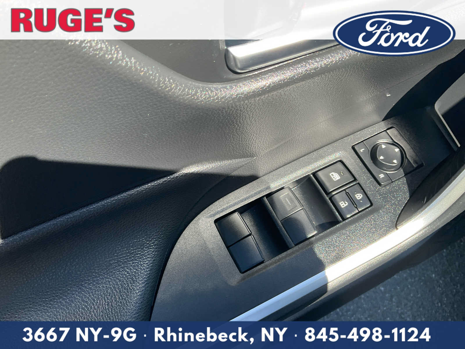 Used 2021 Toyota RAV4 XLE w/ XLE Grade Weather Package AWD/4WD image 16