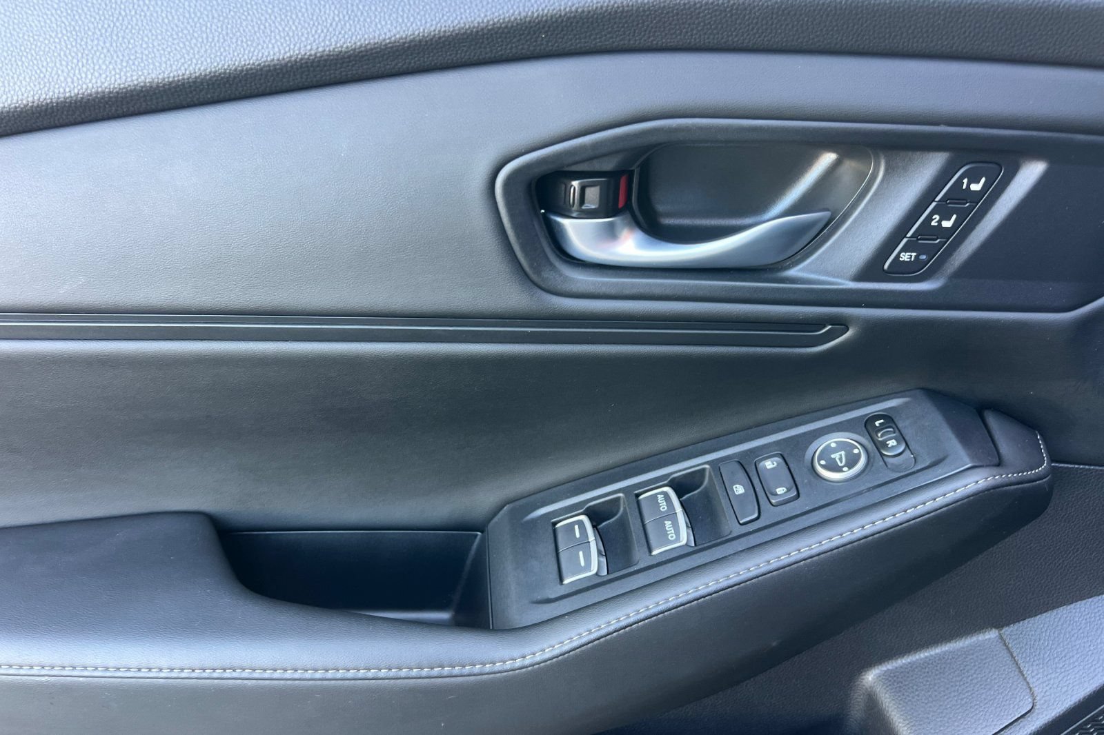 Used 2025 Honda Accord Sport image 10
