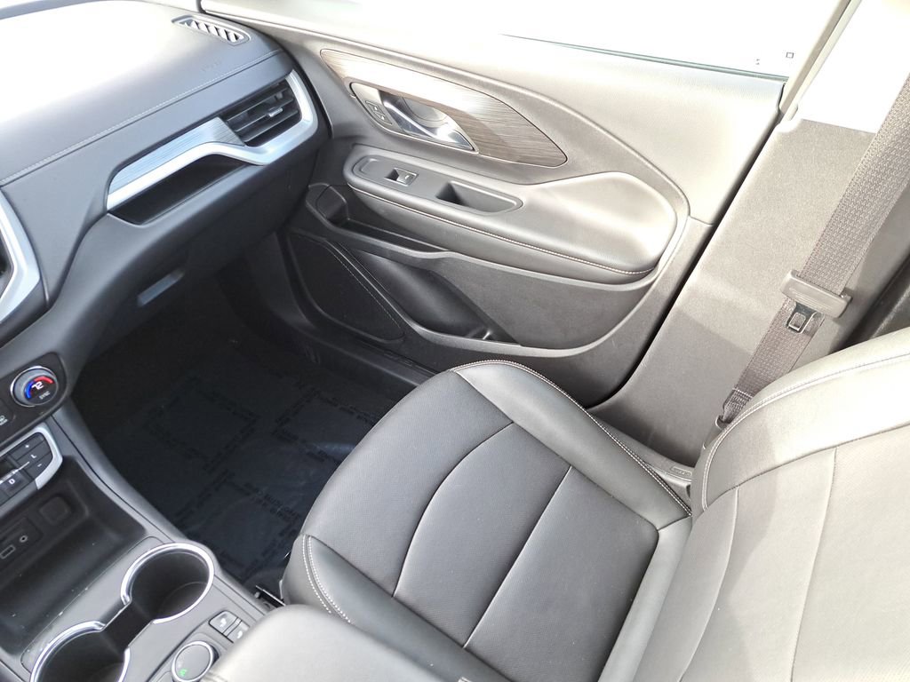 Used 2024 GMC Terrain SLT image 14