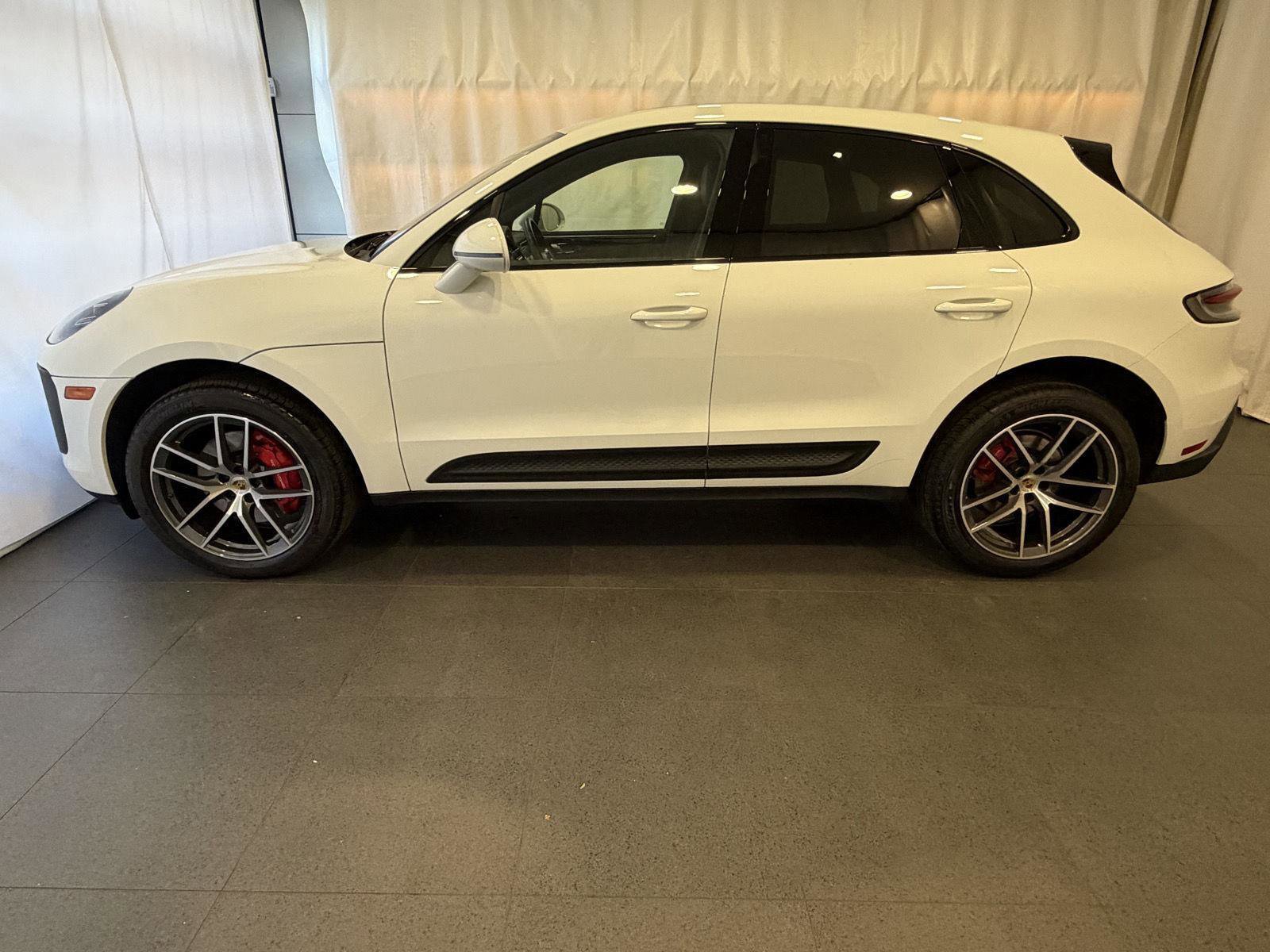 Certified 2023 Porsche Macan S image 2