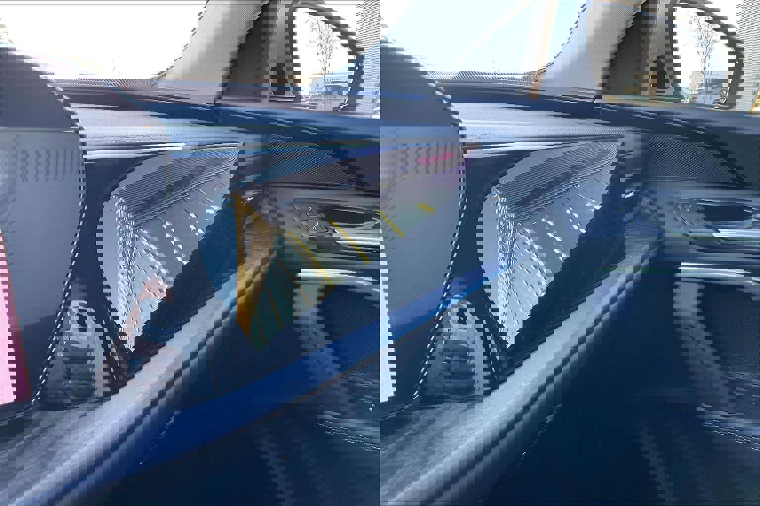 Used 2025 Audi Q5 Premium w/ Convenience Package image 31