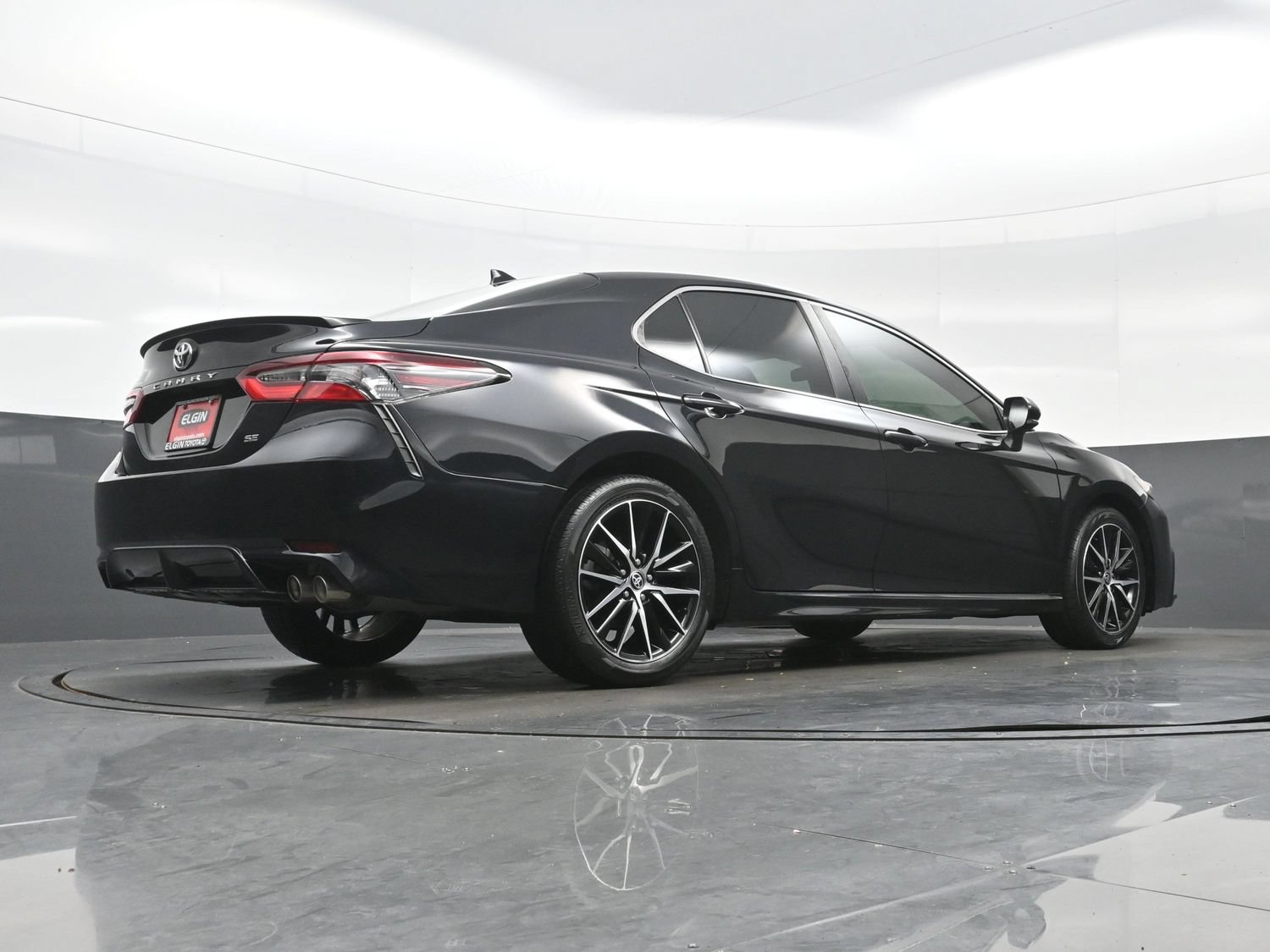 Used 2024 Toyota Camry SE FWD image 32