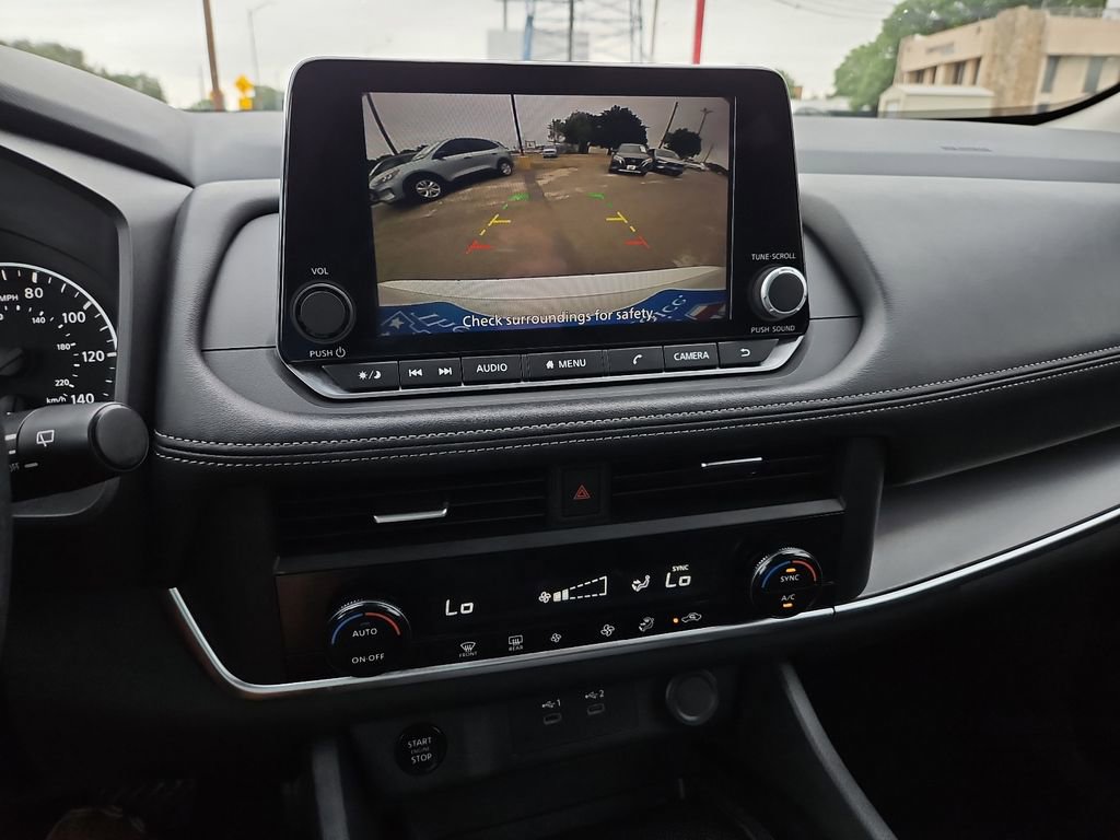Used 2024 Nissan Rogue SV FWD image 21