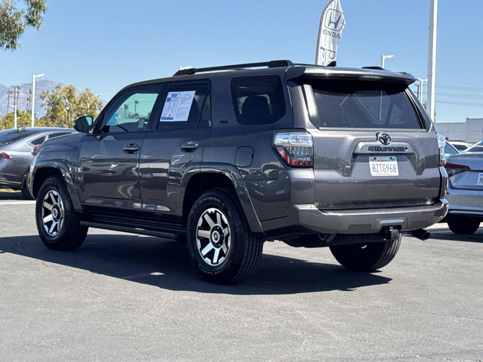 Used 2018 Toyota 4Runner SR5 Premium w/ Convenience Package RWD image 3