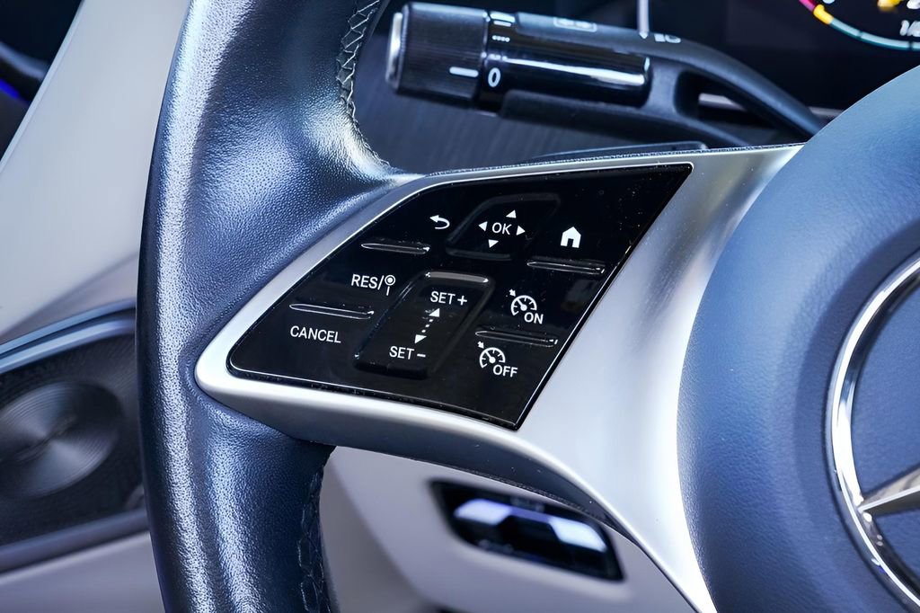 Used 2024 Mercedes-Benz CLE 300 4MATIC Cabriolet image 44