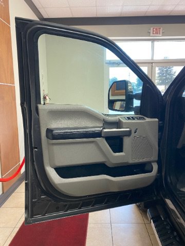 Used 2020 Ford F350 XLT w/ XLT Premium Package AWD/4WD image 9