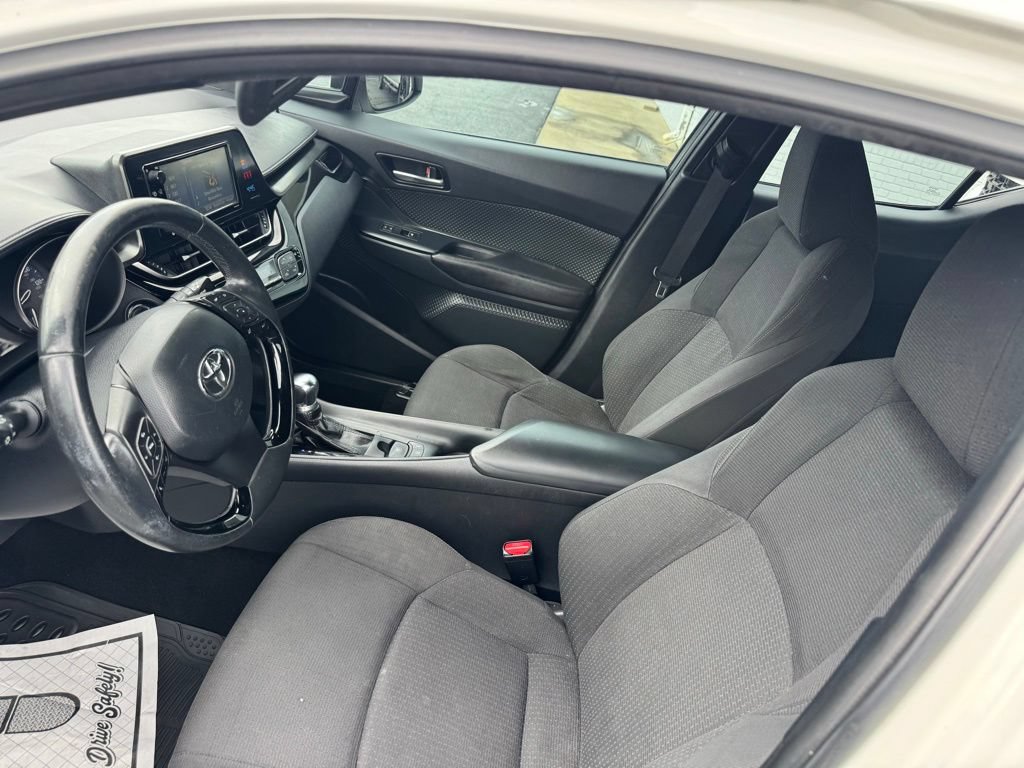 Used 2018 Toyota C-HR XLE FWD image 13
