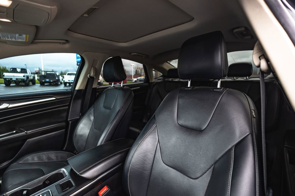 Used 2020 Ford Fusion Titanium image 14