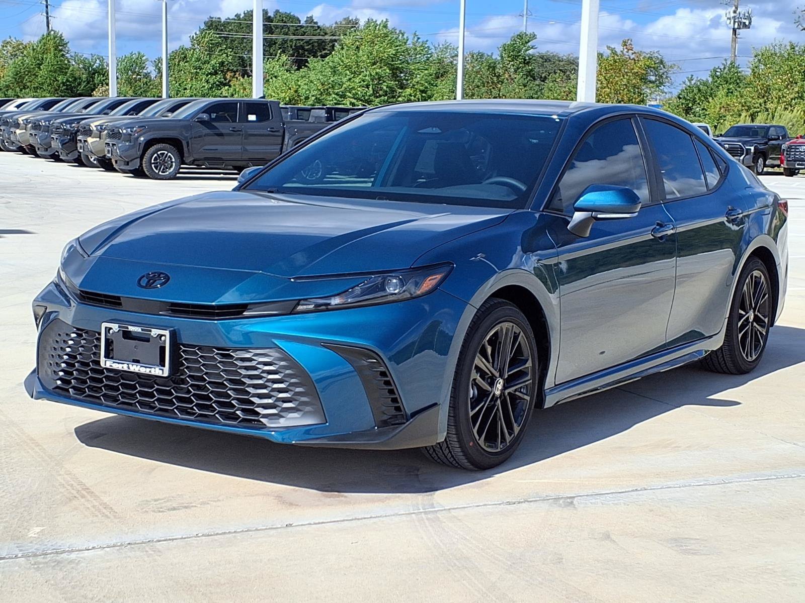 New 2026 Toyota Camry SE w/ Convenience Package FWD image 3