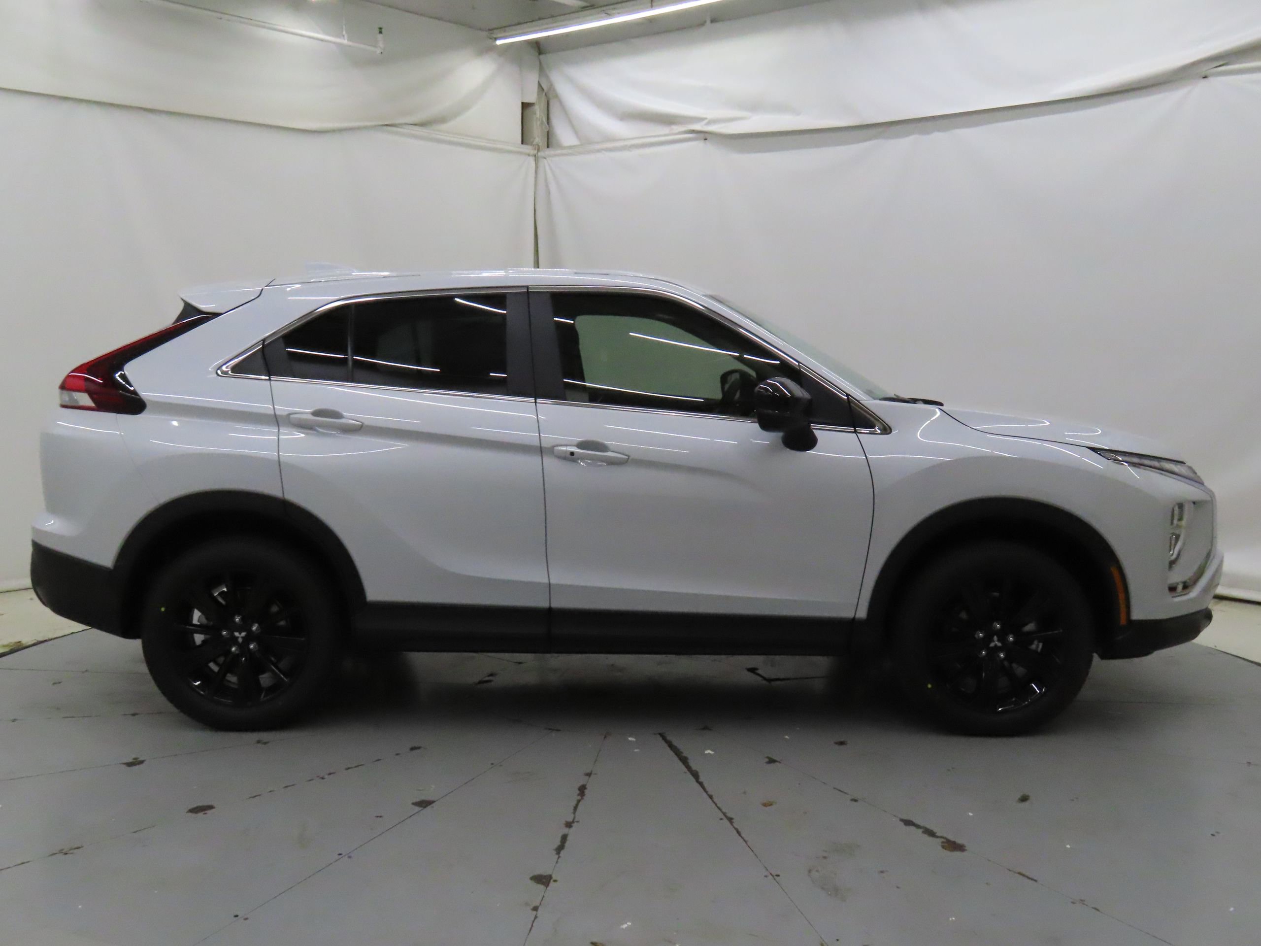 New 2025 Mitsubishi Eclipse Cross LE image 2