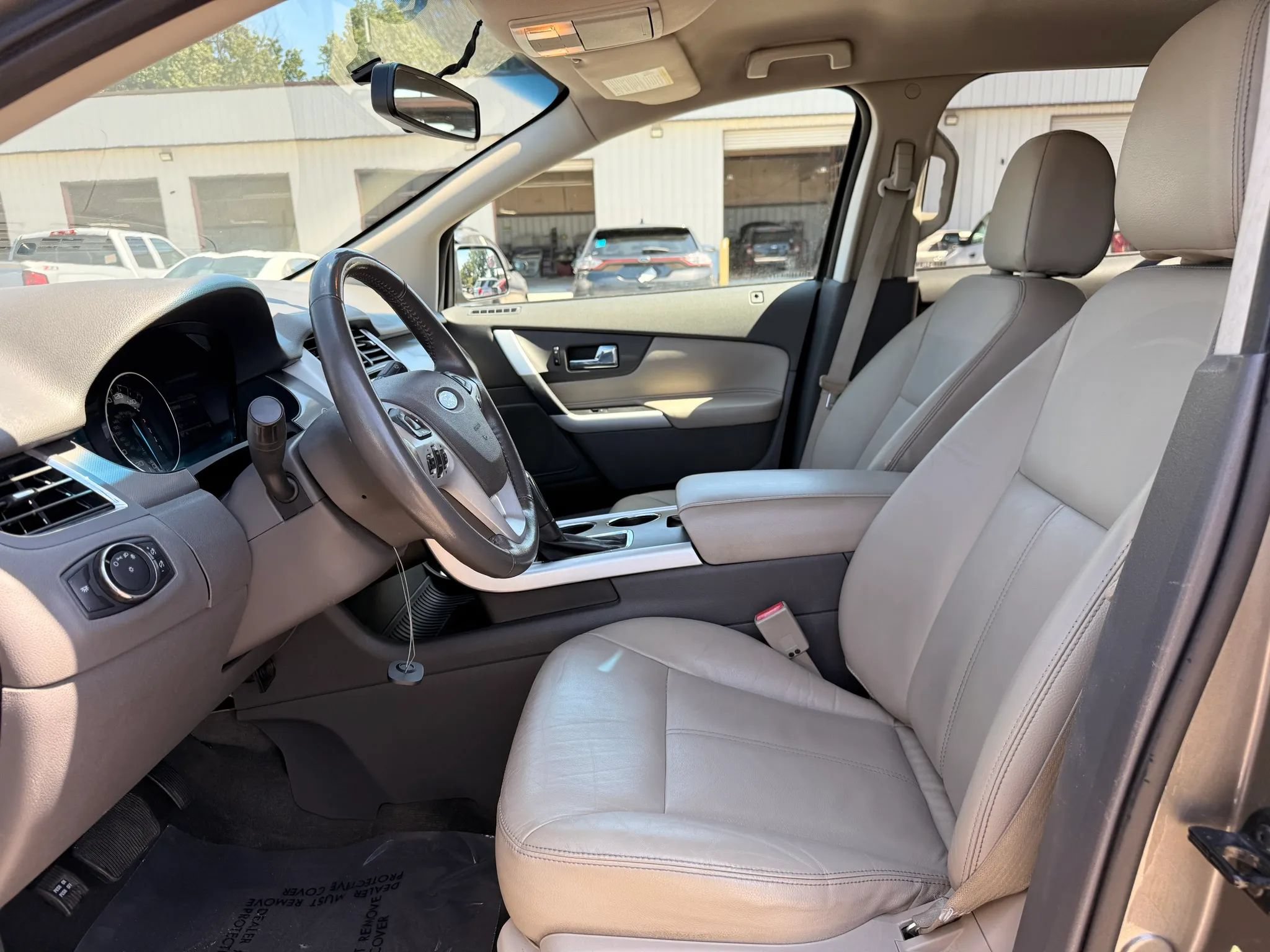 Used 2013 Ford Edge SEL FWD image 2