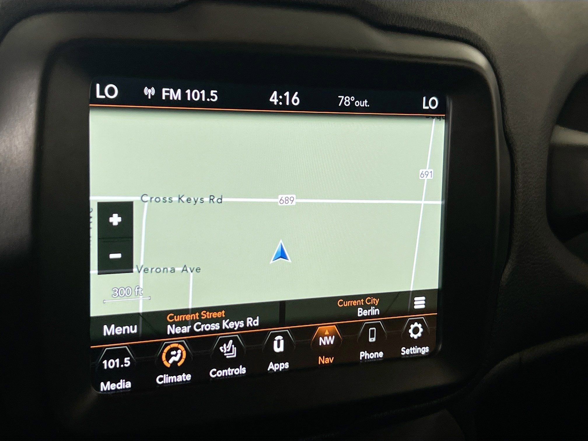 Used 2022 Jeep Renegade Latitude w/ Convenience Group image 13