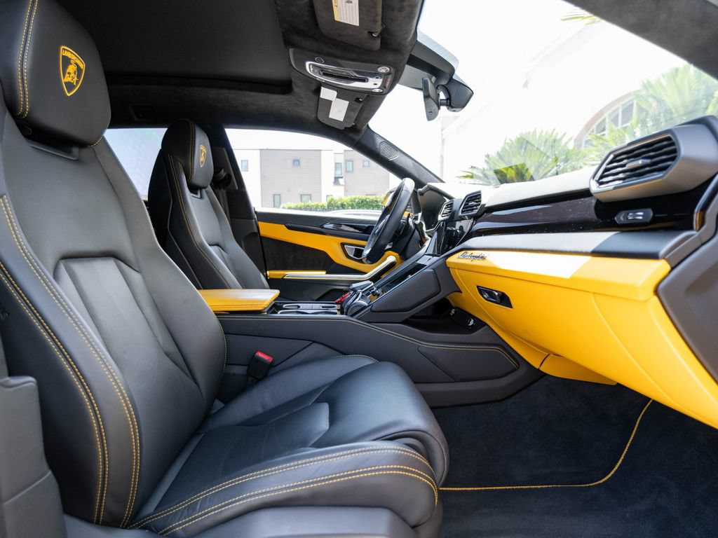 Used 2021 Lamborghini Urus AWD/4WD image 8