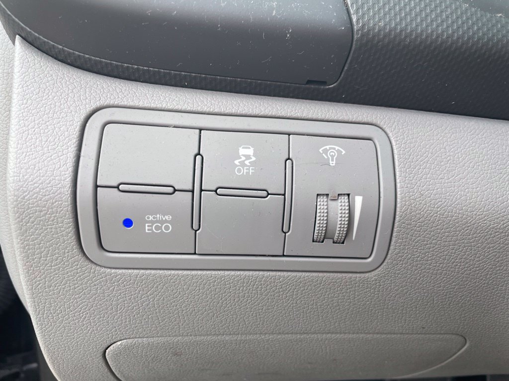 Used 2013 Hyundai Accent GLS FWD image 15