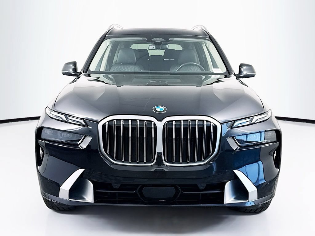 Used 2023 BMW X7 xDrive40i AWD/4WD image 3