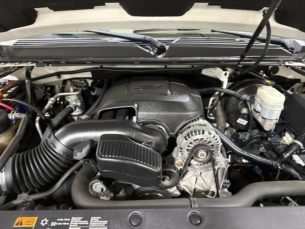 Used 2013 Chevrolet Avalanche LTZ AWD/4WD image 26