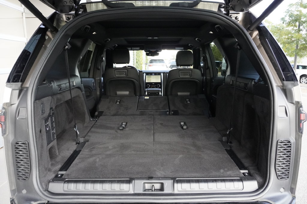 Used 2021 Land Rover Discovery S R-Dynamic AWD/4WD image 30
