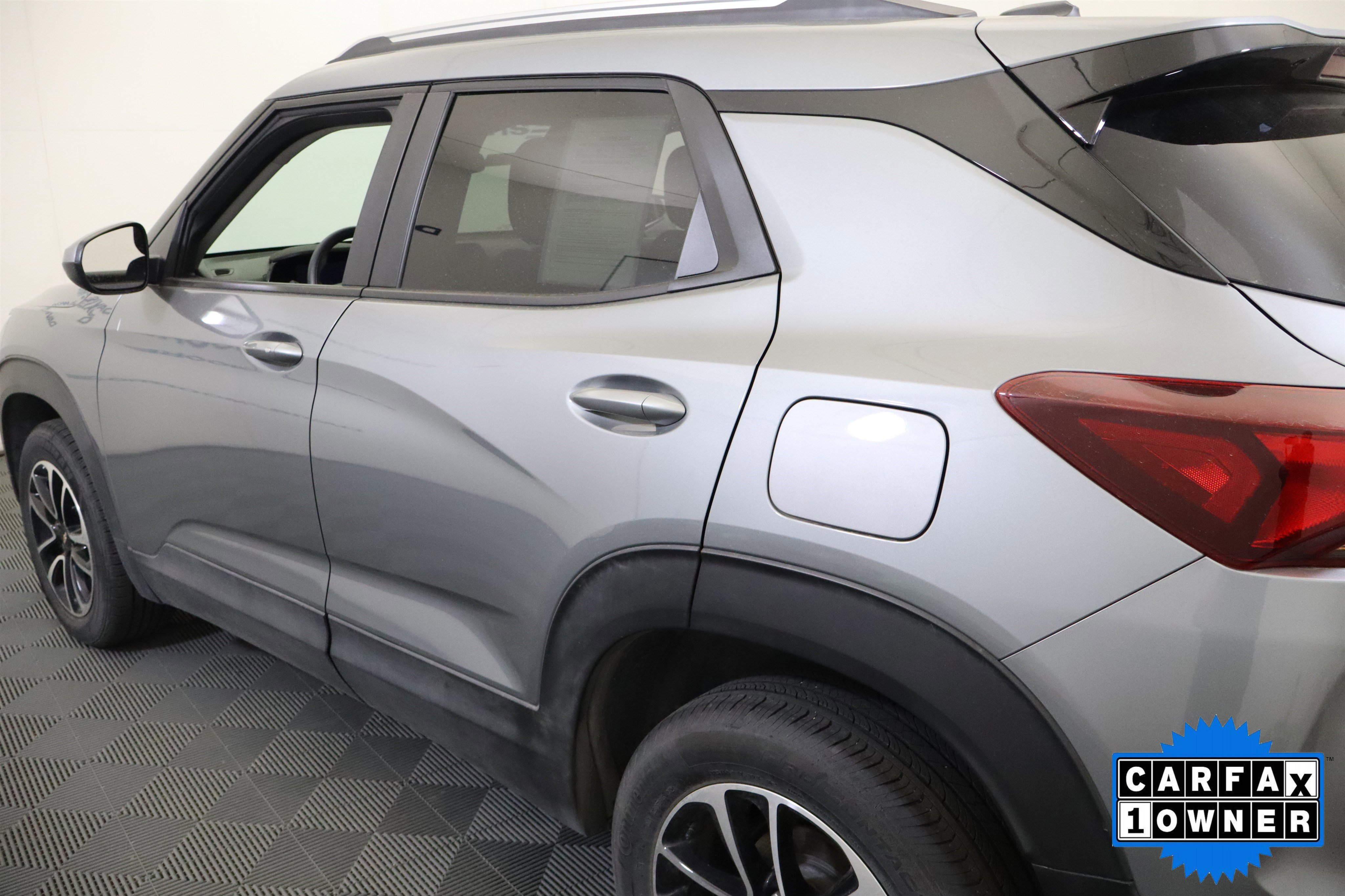 Used 2025 Chevrolet TrailBlazer LT AWD/4WD image 11