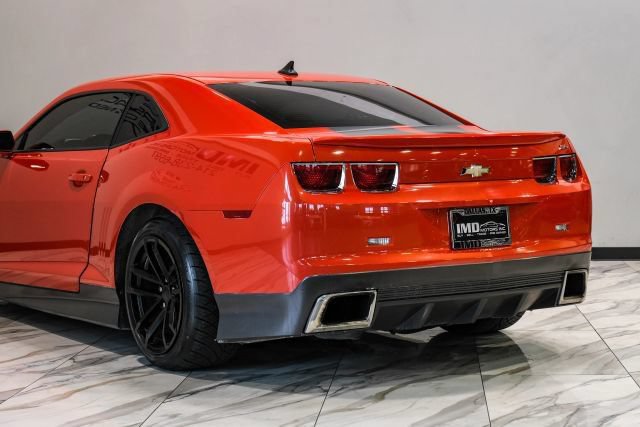 Used 2010 Chevrolet Camaro SS w/ LPO, Ground Effects Package RWD image 14