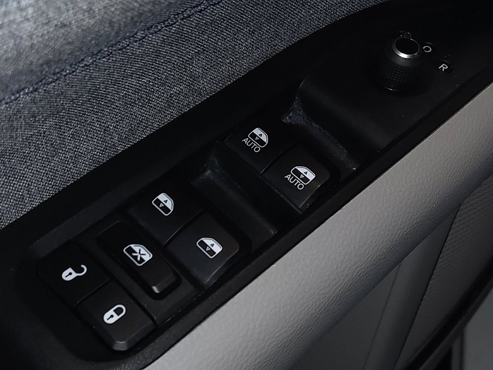 Used 2024 Jeep Compass Latitude image 27